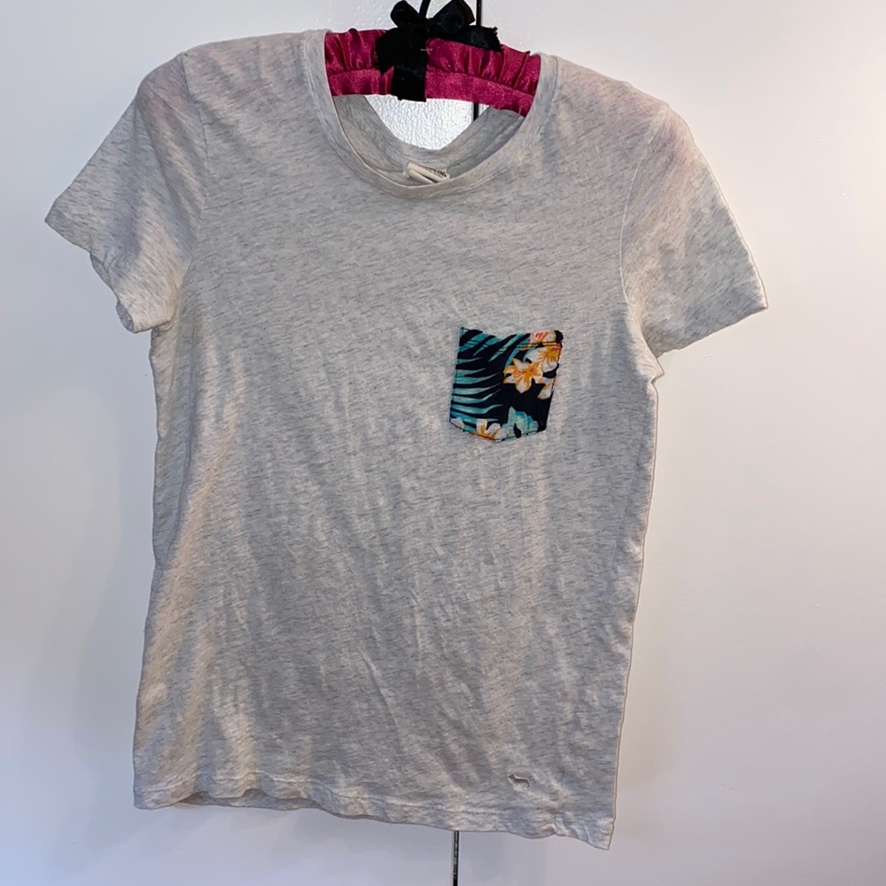 Women’s PINK t-shirt with floral pocket